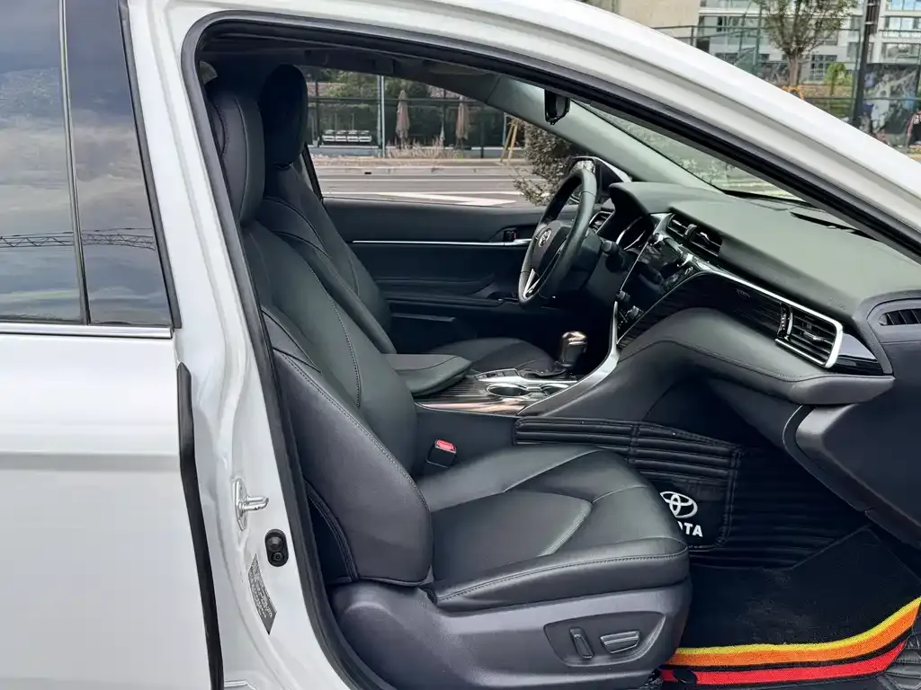 Toyota Camry 2021 из CN, фото 6