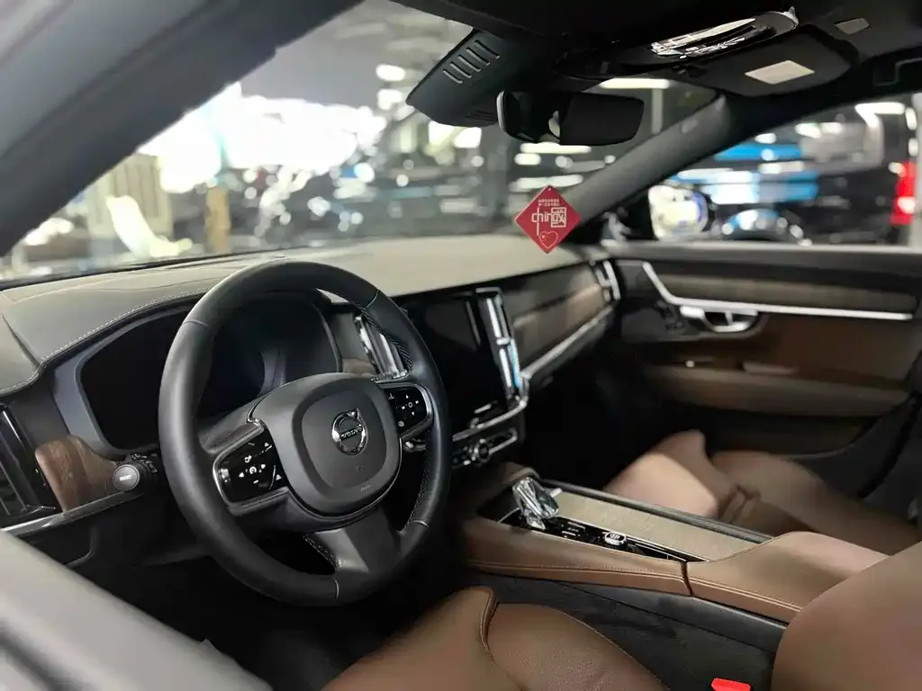 Volvo S90 2024 из CN, фото 5