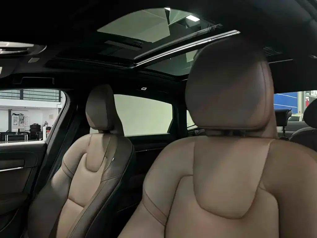Volvo S90 2024 из CN, фото 8