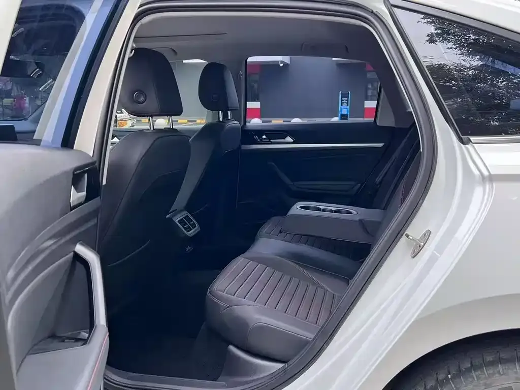 Volkswagen Lavida 2023 из CN, фото 6