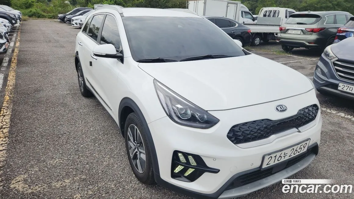Kia Niro — фото 1