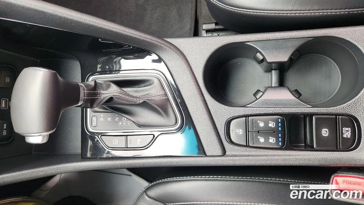 Kia Niro — фото 9