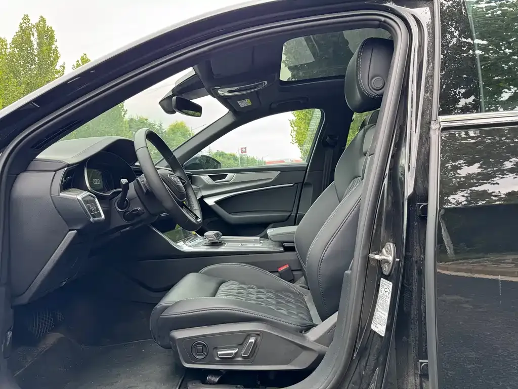 Audi A6L 2025 из CN, фото 4