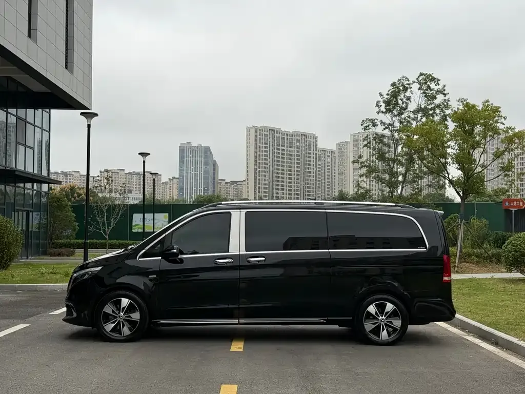 Mercedes-Benz V-Class 2022 из CN, фото 4