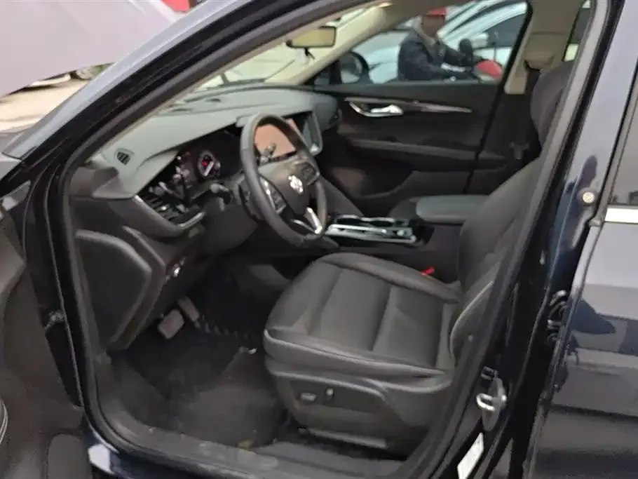 Buick Envision Plus — фото 9