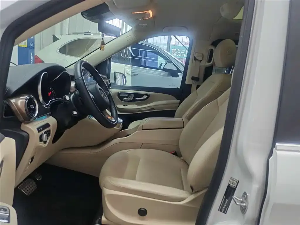 Mercedes-Benz V-Class 2022 из CN, фото 4