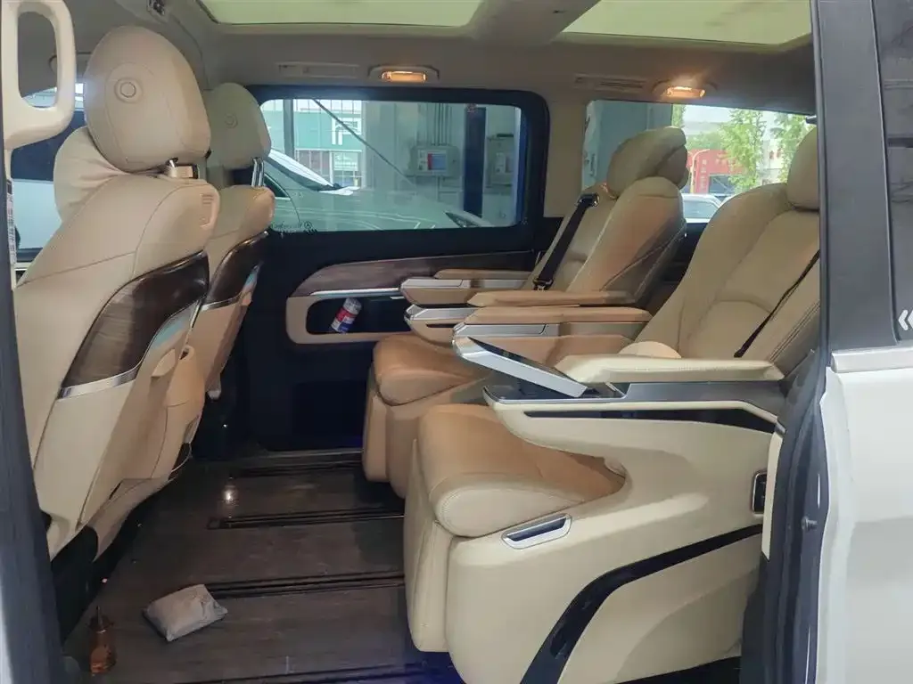 Mercedes-Benz V-Class 2022 из CN, фото 8