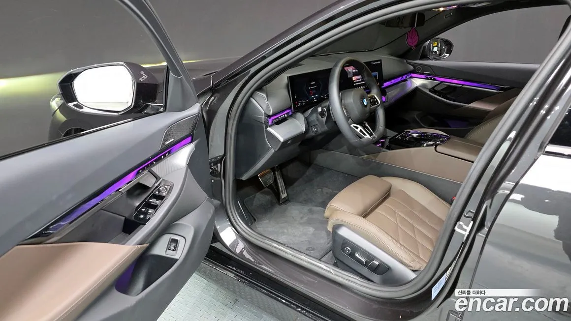 BMW 5-Series — фото 10