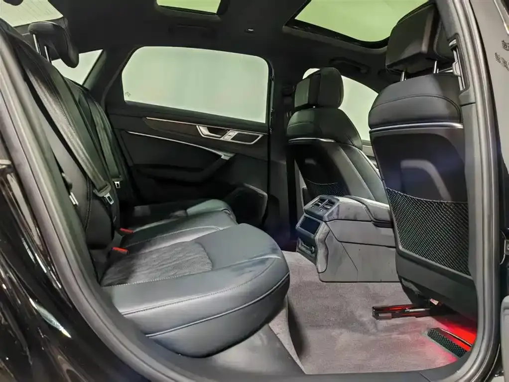 Audi A6L 2025 из CN, фото 6