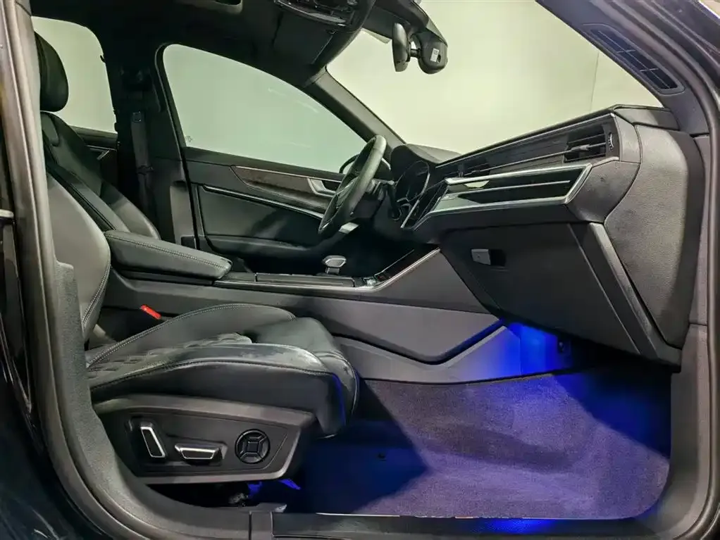 Audi A6L 2025 из CN, фото 7