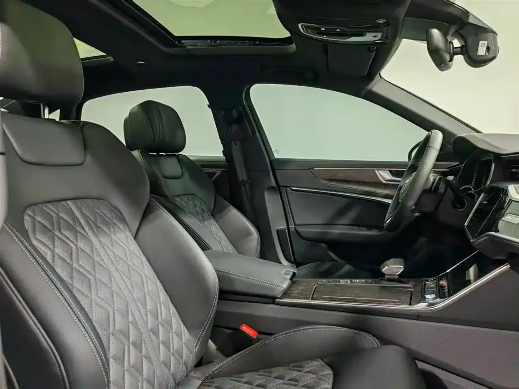 Audi A6L 2025 из CN, фото 8