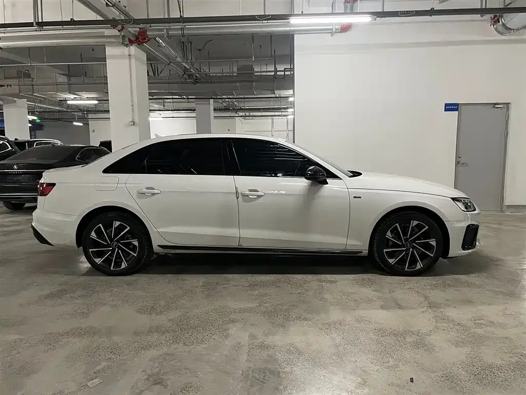 Audi A4L 2023 из CN, фото 3