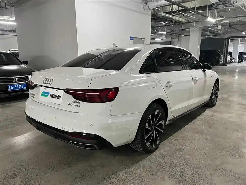 Audi A4L 2023 из CN, фото 4