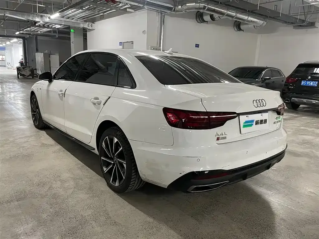 Audi A4L 2023 из CN, фото 6