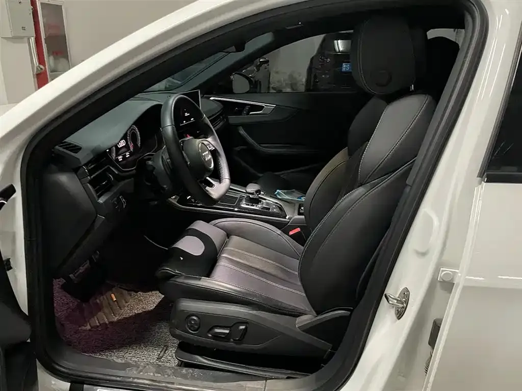 Audi A4L 2023 из CN, фото 8