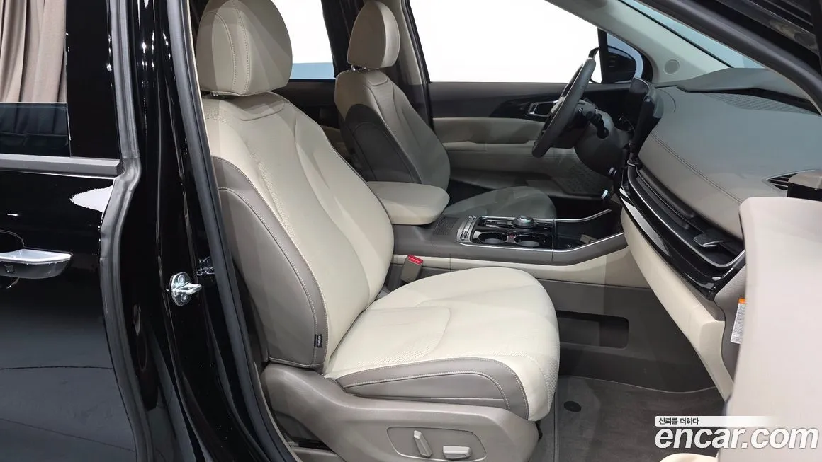 Kia Carnival — фото 10