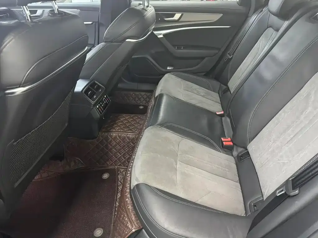 Audi A6L 2022 из CN, фото 10