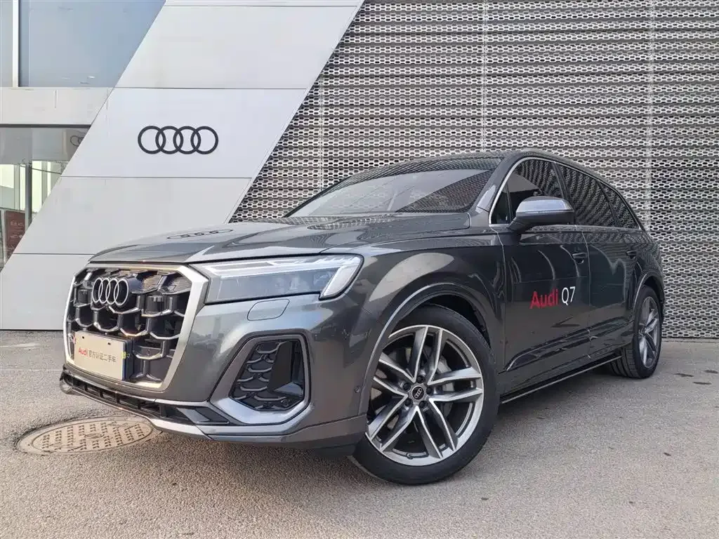 Audi Q7 2024 из CN, фото 1