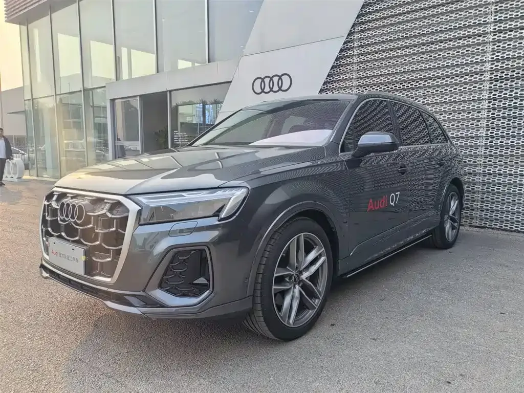 Audi Q7 2024 из CN, фото 3