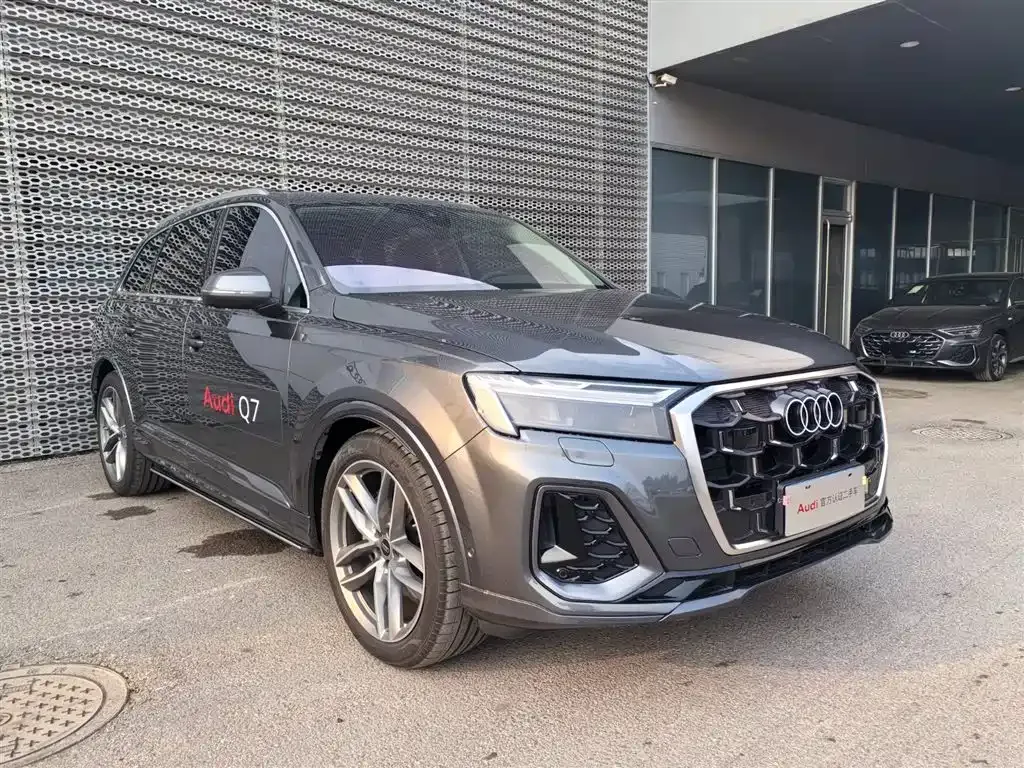 Audi Q7 2024 из CN, фото 4