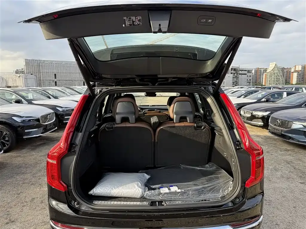 Volvo XC90 2023 из CN, фото 9