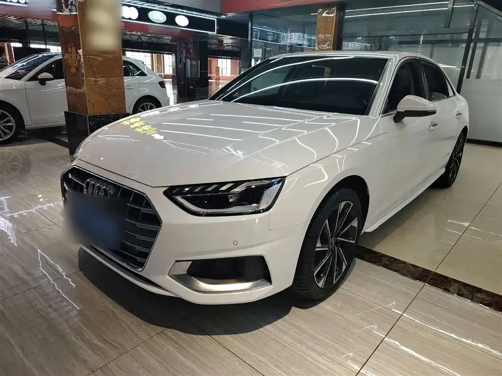 Audi A4L 2022 из CN, фото 2