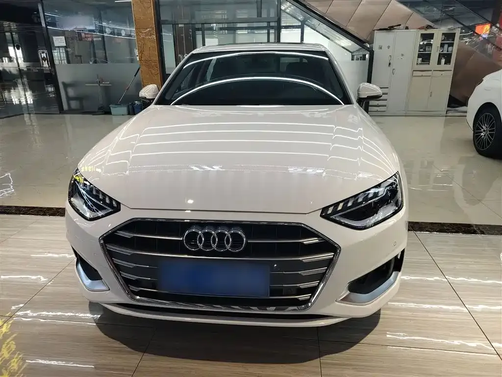 Audi A4L 2022 из CN, фото 3