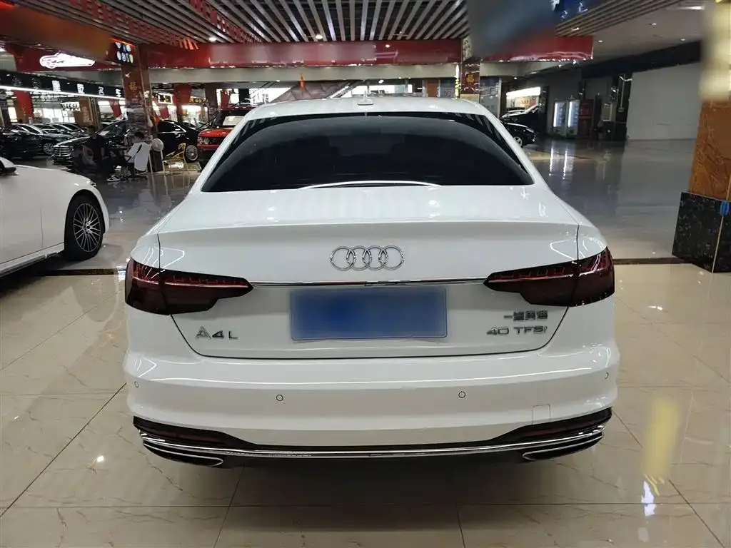 Audi A4L 2022 из CN, фото 7