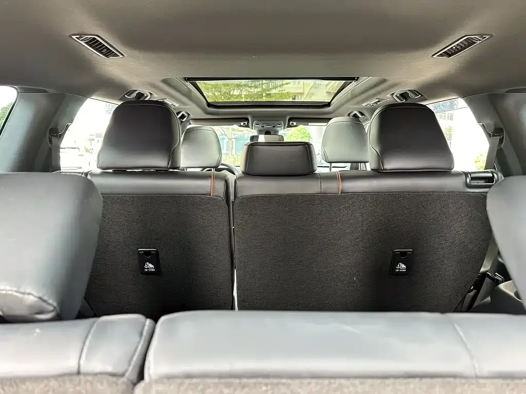 Toyota Crown Kluger 2025 из CN, фото 10