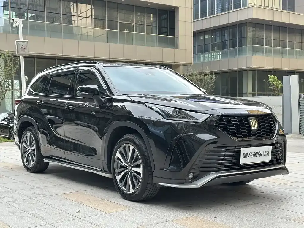 Toyota Crown Kluger 2025 из CN, фото 3