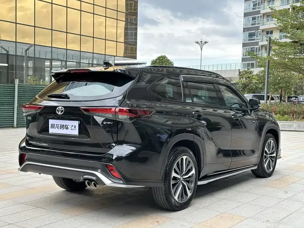 Toyota Crown Kluger 2025 из CN, фото 7