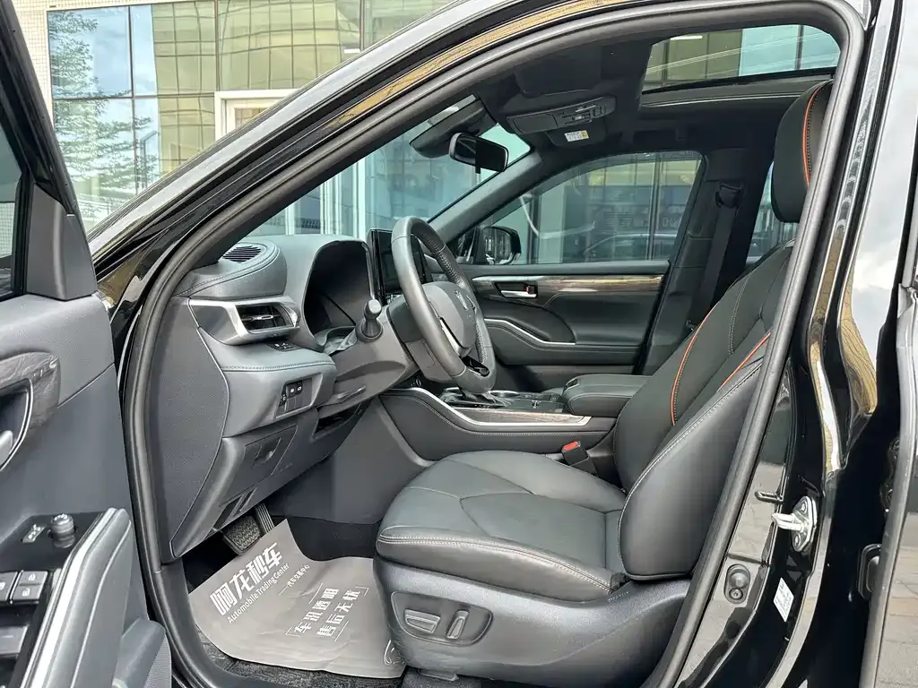 Toyota Crown Kluger 2025 из CN, фото 8