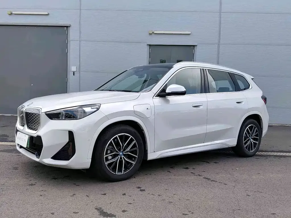 BMW iX1 2025 из CN, фото 1