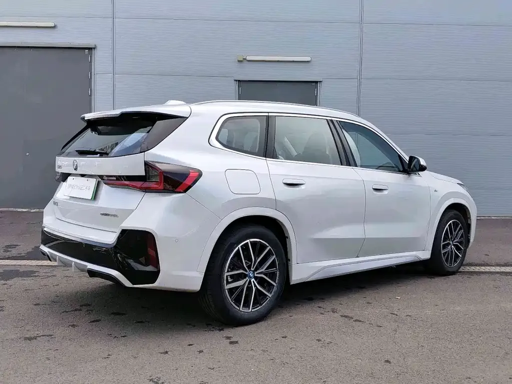 BMW iX1 2025 из CN, фото 5