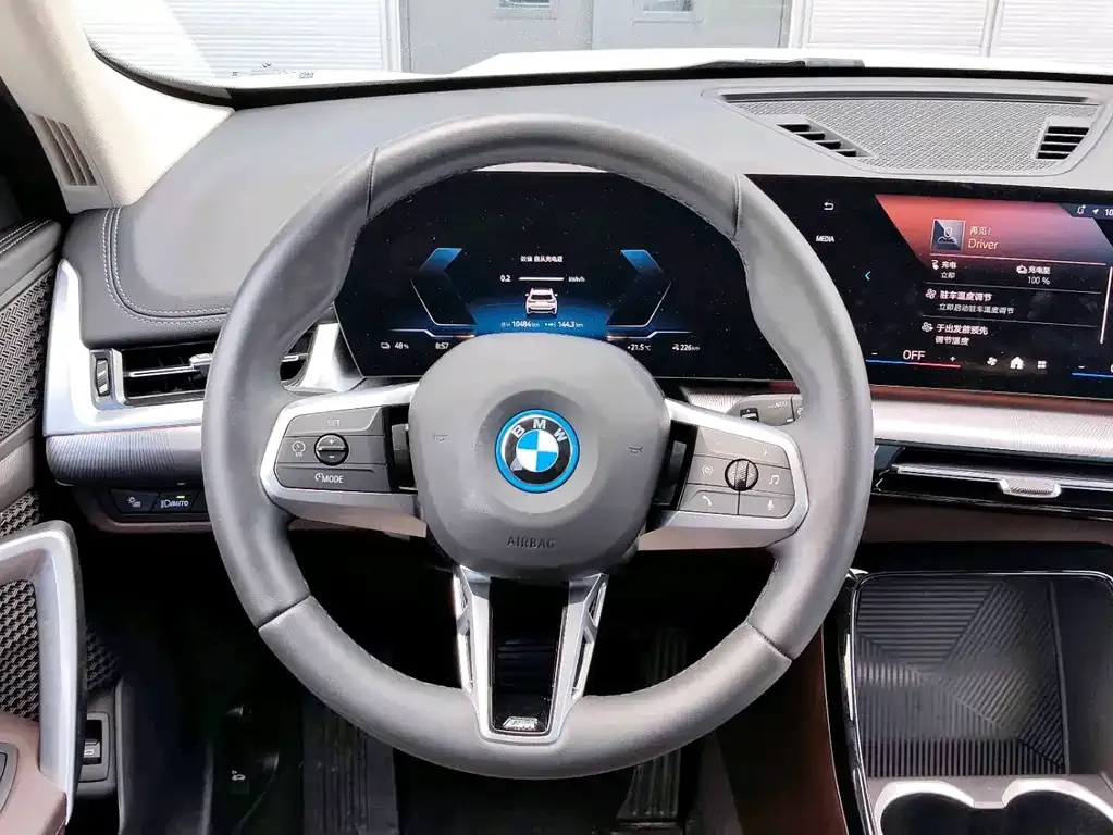 BMW iX1 2025 из CN, фото 9