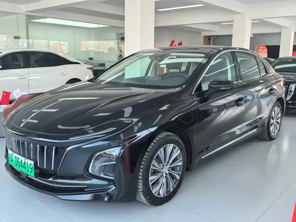 Hongqi E-QM5 — фото 1