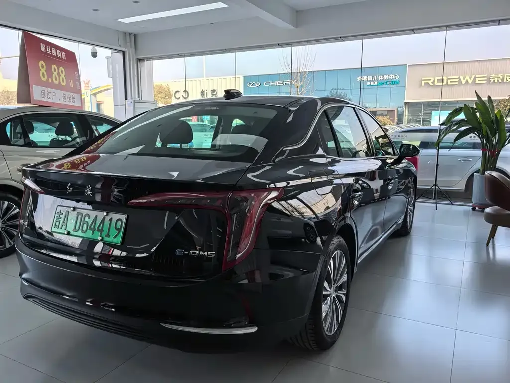 Hongqi E-QM5 — фото 9