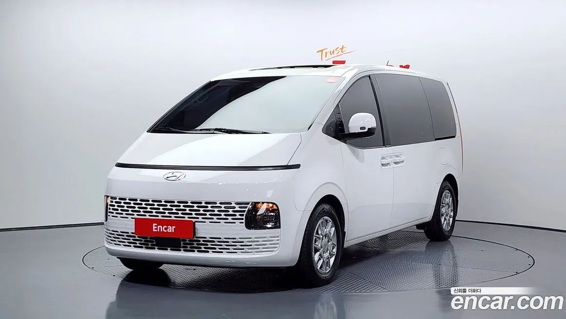 Hyundai Staria — фото 1