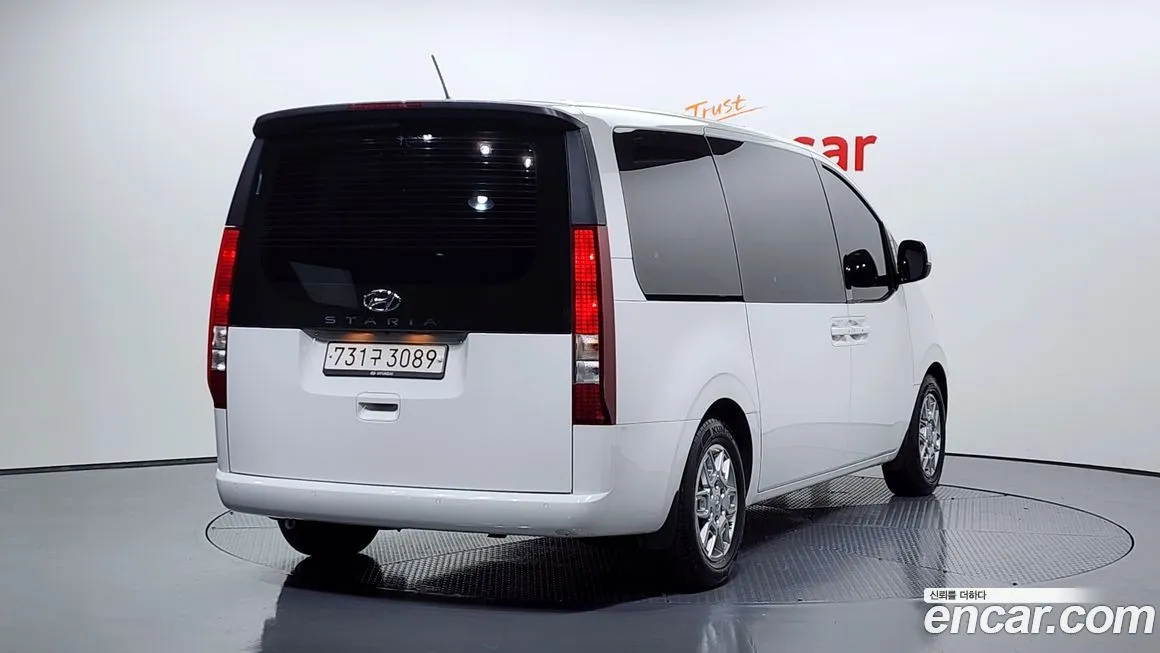 Hyundai Staria — фото 2