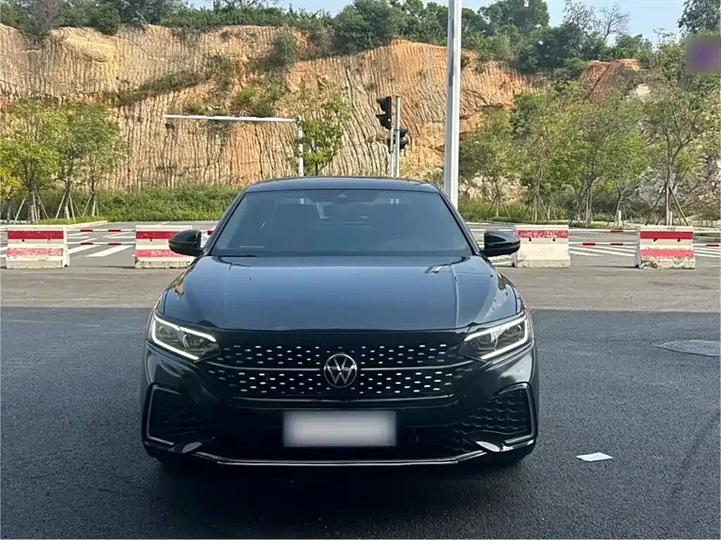 Volkswagen Passat 2023 из CN, фото 5