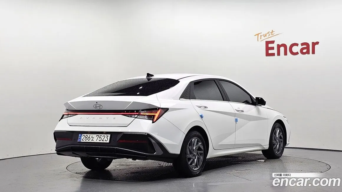 Hyundai AVANTE — фото 2