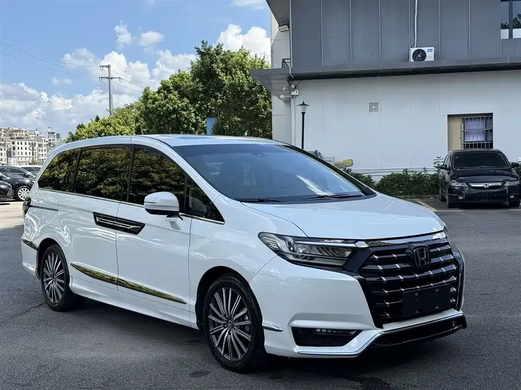 Honda Elysion 2022 из CN, фото 2