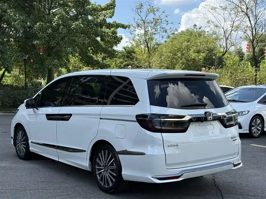 Honda Elysion 2022 из CN, фото 5