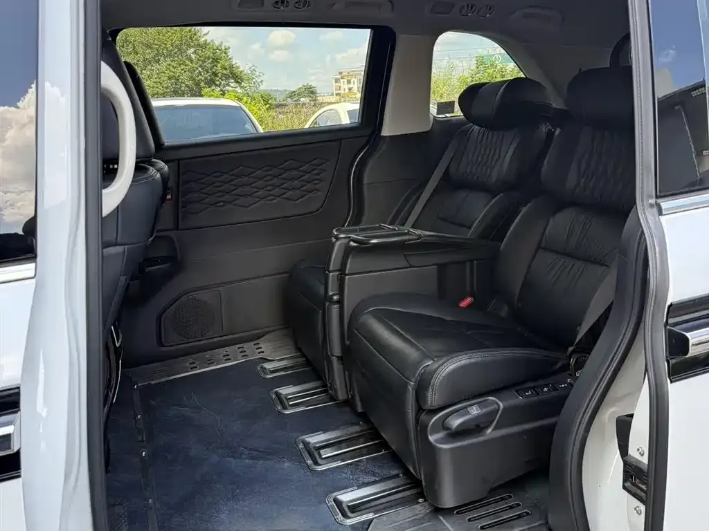 Honda Elysion 2022 из CN, фото 8