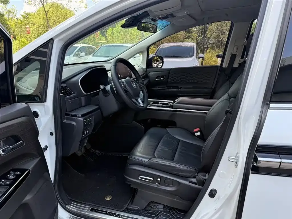 Honda Elysion 2022 из CN, фото 9