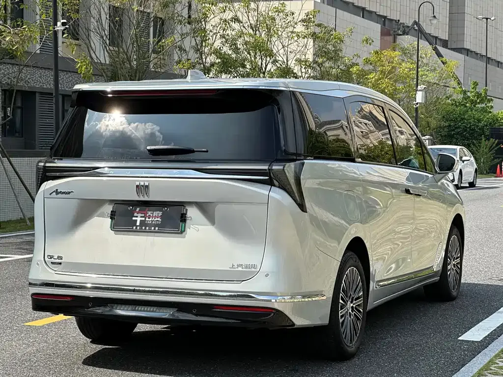 Buick GL8 Hybrid — фото 4