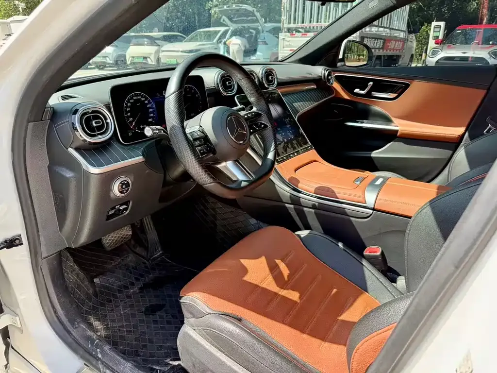 [object Object] C-Class 2022 из CN, фото 4