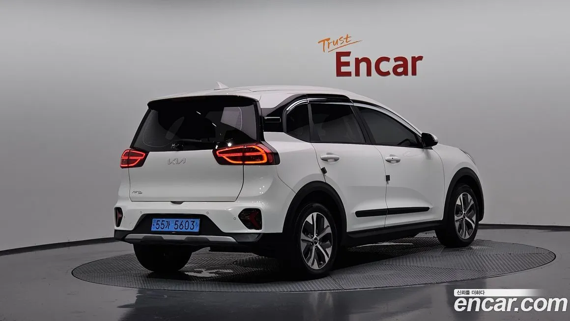 Kia Niro 2023 из KR, фото 2