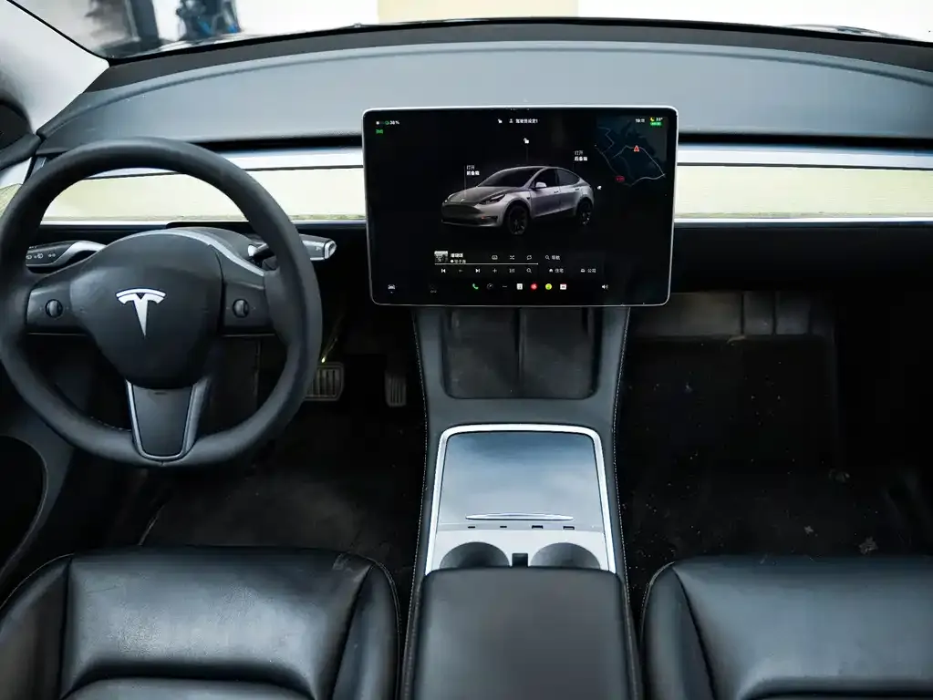 Tesla Model Y — фото 7