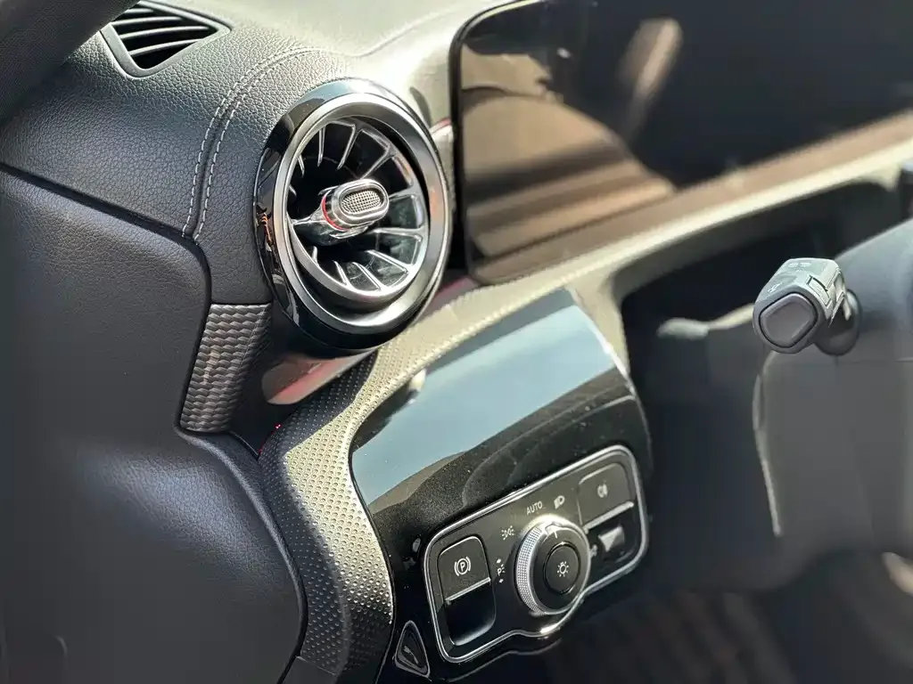 Mercedes-Benz A-Class 2023 из CN, фото 10